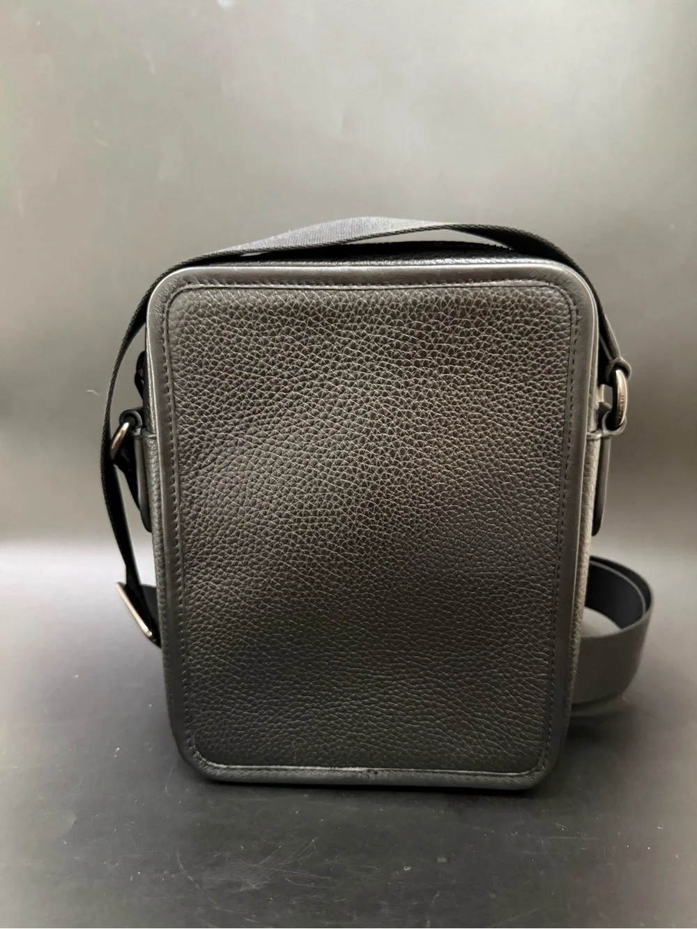 COACH CAT81 Black Solid Refined Pebbled Leather Sullivan Compact Men’s Crossbody